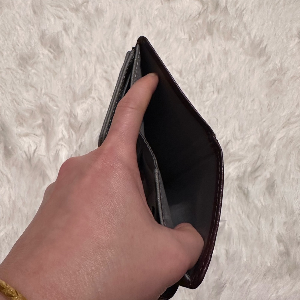 Fossil Dark Burgundy Leather Wallet - Picture 5 of 5